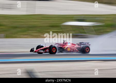 Testing PIRELLI Reifen 2025 - FERRARI Charles Leclerc auf Circuit Paul Ricard, Castellet, FRANKREICH, 05/2024 Florent 'MrCrash' B. Stockfoto