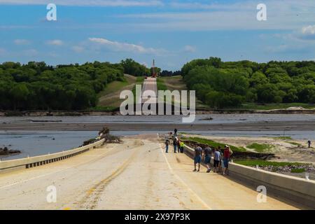 Am 26. Mai 2019 Spencer Dam Nebraska, nachdem der Damm Boyd County und Holt County auf dem Highway 281 in der Nähe von Spencer Nebraska ausgespült hatte. Hochwertige Fotos Stockfoto