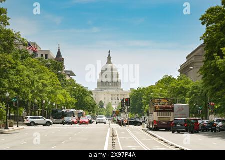 Washington DC, USA - 3. Mai 2024: Kapitolgebäude am Ende der Pennsylvania Avenue Stockfoto