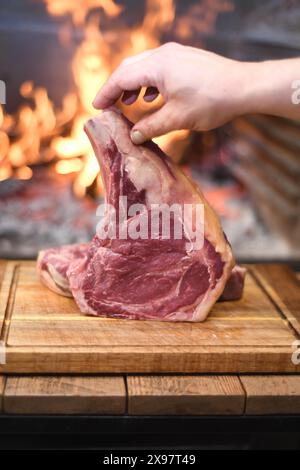 Rohe Stücke von erstklassigem argentinischem Rindfleisch, gegrillt. Stockfoto