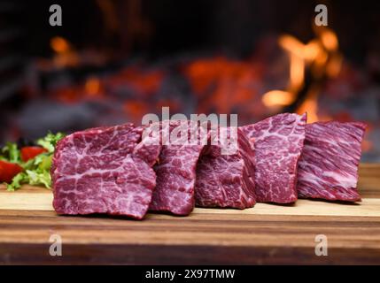 Rohe Stücke von erstklassigem argentinischem Rindfleisch, gegrillt. Stockfoto