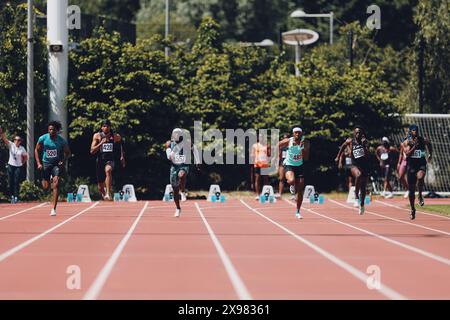 Stratford, Vereinigtes Königreich. 26. Mai 2024. (Von links nach rechts) John Jesse Nwawulor aus Harrow A.C., Ethan Wiltshire aus Newham und Essex Beagles A.C., Korede Awe aus Invicta East Kent A.C., Jahde Williams aus Harrow A.C., Jordan Watson-Brown von Birchfield Harriers und Omar Grant von Harrow A.C. in Aktion während Runde 1 Heat 3 in den 100 m des Stratford Speed Grand Prix 2024. Quelle: George Tewkesbury/Alamy Live News Stockfoto