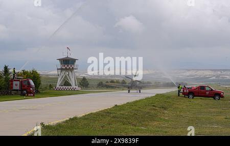 ESKISEHIR, TÜRKEI - 27. MAI 2024: Eines der wenigen noch erhaltenen luftwürdigen Spitfires, TE517, ist heute Teil der Sammlung des M.S.O. Air and Space Museums. Stockfoto