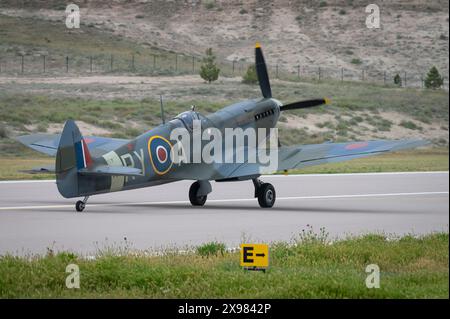 ESKISEHIR, TÜRKEI - 27. MAI 2024: Eines der wenigen noch erhaltenen luftwürdigen Spitfires, TE517, ist heute Teil der Sammlung des M.S.O. Air and Space Museums. Stockfoto