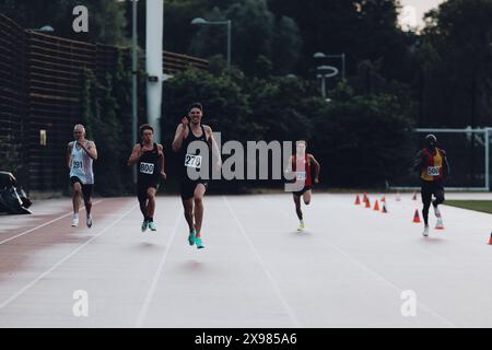 Stratford, Vereinigtes Königreich. 26. Mai 2024. Während der ersten Runde in den 400mM des Stratford Speed Grand Prix 2024. Quelle: George Tewkesbury/Alamy Live News Stockfoto