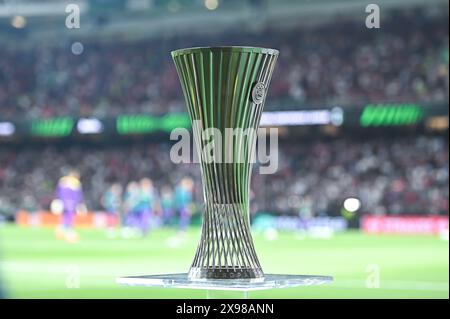 Athen, Griechenland. Mai 2024. Die Trophäe des UEFA Conference League Finales beim Spiel zwischen Olympiacos Piräus und ACF Fiorentina in der OPAP Arena am 29. Mai 2024 in Athen. Quelle: Unabhängige Fotoagentur/Alamy Live News Stockfoto