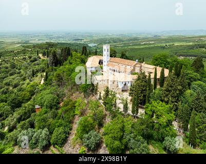 Kloster von Ardenica aus einer Drohne, Lushnje, Albanien Stockfoto