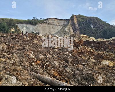 Peking, China. Mai 2024. Dieses Foto vom 29. Mai 2024 zeigt den Ort eines Erdrutsches in der Provinz Enga, Papua-Neuguinea. Es ist "höchst unwahrscheinlich", weitere Überlebende des massiven Erdrutsches in Papua-Neuguineas abgelegener Enga-Provinz (PNG) zu finden, sagte ein UN-Beamter am Dienstag. Quelle: Emmanuel Vincent Eralia/Xinhua/Alamy Live News Stockfoto