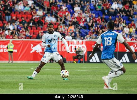 Harrison, NJ, USA. Mai 2024. Charlotte FC-Verteidiger Nathan Byrne (14) während des MLS-Spiels zwischen den New York Red Bulls und Charlotte FC in der Red Bull Arena in Harrison, NJ Mike Langish/CSM/Alamy Live News Stockfoto