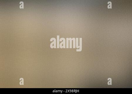 Glatter brauner bis beiger Farbverlauf mit dezenter, körniger Textur Stockfoto