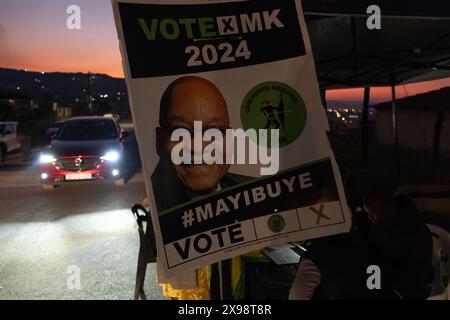 Mpophomeni, uMngeni Municipality, KwaZulu-Natal, Südafrika, 20240529. FOTO: David A. Larsen. Südafrika ging am 29. Mai 2024 zu den am heftigsten umstrittenen Parlamentswahlen seit den ersten demokratischen Wahlen 1994 an die Wahlen. Zum ersten Mal in der Zeit nach der Apartheid wird der Afrikanische Nationalkongress möglicherweise keine 50%ige Mehrheit erreichen. Stockfoto