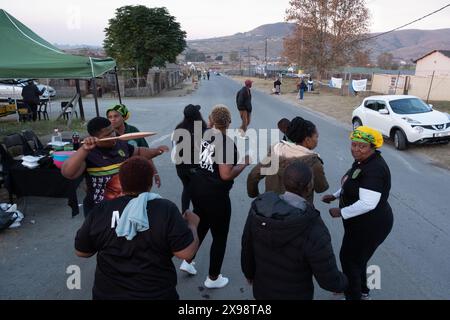 Mpophomeni, uMngeni Municipality, KwaZulu-Natal, Südafrika, 20240529. FOTO: David A. Larsen. Südafrika ging am 29. Mai 2024 zu den am heftigsten umstrittenen Parlamentswahlen seit den ersten demokratischen Wahlen 1994 an die Wahlen. Zum ersten Mal in der Zeit nach der Apartheid wird der Afrikanische Nationalkongress möglicherweise keine 50%ige Mehrheit erreichen. Stockfoto