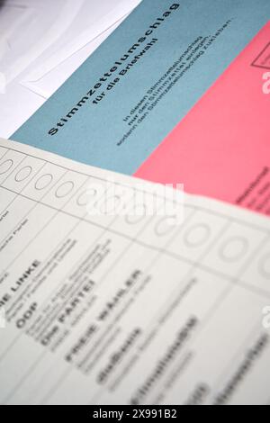 Deutschland, Stuttgart - 01. März 2021: Nahaufnahme einer deutschen Bundestagswahl als Symbol des demokratischen Prozesses und der Wahlbeteiligung. Stockfoto
