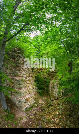 Die Festung Kipilovo (Bulgarisch Кипилово) war eine der Militärfestungen des Byzantinischen Reiches, die zur Verteidigung Konstantinopels errichtet wurden. Die Ruinen des Stockfoto