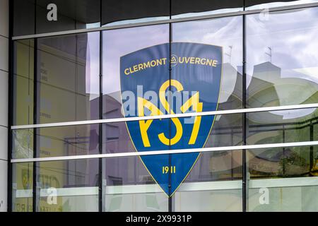 Schild und Logo am Eingang zum Hauptquartier von ASM Clermont Auvergne, einem französischen Rugby-union-Club aus Clermont-Ferrand, der in den Top 14 spielt Stockfoto