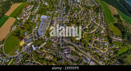 REKORDDATUM NICHT ANGEGEBEN Luftbild, Ortsansicht Wohngebiet Mitte Stadtzentrum Hauptstraße, Schützenhalle, Einkaufszentrum Aldi Supermarkt, Rewe Supermarkt und Netto Supermarkt, Fisheye Aufnahme, Fischaugen Aufnahme, 360 Grad Aufnahme, Tiny World, kleiner Planet, Fisheye Bild, Niedereslohe, Eslohe, Sauerland, Nordrhein-Westfalen, Deutschland ACHTUNGxMINDESTHONORARx60xEURO *** Luftansicht, Local View Wohngebiet Zentrum Zentrum Hauptstraße, Schützenhalle, Einkaufszentrum Aldi Supermarkt, Rewe Supermarkt und Netto Supermarkt, Fisheye Bild, Fisheye Bild, 360 Grad Bild, winzige Welt, litt Stockfoto