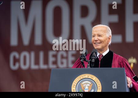 Atlanta, Usa. Mai 2024. U. Präsident Joe Biden hält den Beginn der Abschlussfeier für das Morehouse College am 19. Mai 2024 in Atlanta, Georgia. Quelle: Adam Schultz/White House Photo/Alamy Live News Stockfoto