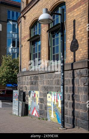 Detail des Kulturblocks Hallarna (die Hallen) in Norrköping. Diese alte Wollfabrik aus dem Jahr 1895 wurde zu einem Kulturzentrum umgebaut. Stockfoto