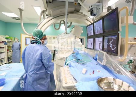 Embolisation des zerebralen Aneurysmas, interventionelle Neuroradiologie, Radiologische Abteilung, Donostia Hospital, San Sebastian, Donostia, Gipuzkoa, Baskenland, Spanien. Stockfoto