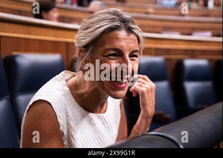 Spanische Politik 2024: Amnestiegesetz für Katalonien Debatte auf dem Abgeordnetenkongress Yolanda Diaz, spanischer Minister für Arbeit und Sozialwirtschaft und Vizepräsident der spanischen Regierung, auch Gründer der politischen Partei Sumar, während der abschließenden Debatte über die Verabschiedung des Amnestiegesetzes für Katalonien auf dem Abgeordnetenkongress in Madrid war das Organgesetz der Amnestie für die Normalisierung in Katalonien das Ergebnis der Vereinbarungen, die die PSOE mit ERC und Junts im Austausch für die Unterstützung des Premierministers durch die Unabhängigkeitsparteien geschlossen hat Pedro Sanchez Investiture Madrid Abgeordnetenkongress Madrid Spain Copy Stockfoto