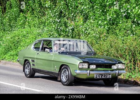 1970 Ford Capri Mk1 1600GT auf einer englischen Landstraße Stockfoto