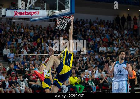 ANKARA/TÜRKEI, 15. April 2024: Türkischer Basketball Super League 2023-24, Fenerbahce Beko gegen Turk Telekom. Stockfoto