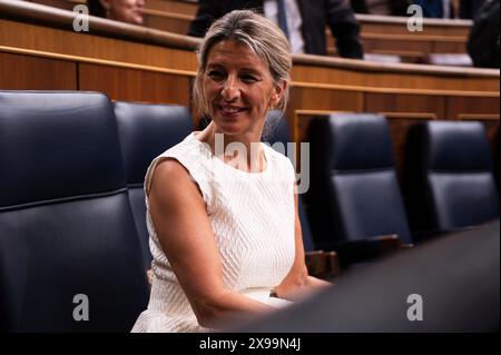 Spanische Politik 2024: Amnestiegesetz für Katalonien Debatte auf dem Abgeordnetenkongress Yolanda Diaz, spanischer Minister für Arbeit und Sozialwirtschaft und Vizepräsident der spanischen Regierung, auch Gründer der politischen Partei Sumar, während der abschließenden Debatte über die Verabschiedung des Amnestiegesetzes für Katalonien auf dem Abgeordnetenkongress in Madrid war das Organgesetz der Amnestie für die Normalisierung in Katalonien das Ergebnis der Vereinbarungen, die die PSOE mit ERC und Junts im Austausch für die Unterstützung des Premierministers durch die Unabhängigkeitsparteien geschlossen hat Pedro Sanchez Investiture Madrid Abgeordnetenkongress Madrid Spain Copy Stockfoto