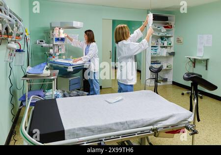 Geburtsraum, Geburtsbereich, Neugeborene, Krankenhaus Donostia, San Sebastian, Gipuzkoa, Baskenland, Spanien. Stockfoto