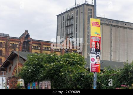 Magdeburg, Deutschland - 27. Mai 2024, politische Werbetafeln mit verschiedenen Parteikandidaten Europawahlen 9. Juni 2024 auf deutschen Straßen. EU Stockfoto