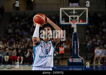 ANKARA/TÜRKEI, 15. April 2024: Türkischer Basketball Super League 2023-24, Fenerbahce Beko gegen Turk Telekom. Stockfoto