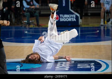 ANKARA/TÜRKEI, 15. April 2024: Türkischer Basketball Super League 2023-24, Fenerbahce Beko gegen Turk Telekom. Stockfoto