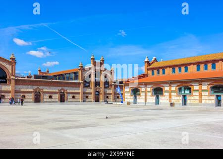 Matadero-Gebäude in Madrid mit industrieller Architektur. Stockfoto