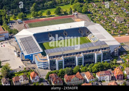 Luftbild, Fußballstadion SchücoArena des DSC Arminia Bielefeld, auch Almstadion oder Bielefelder Alm, Solardach, Mitte, Bielefeld, Ostwestfalen, Nordrhein-Westfalen, Deutschland ACHTUNGxMINDESTHONORARx60xEURO *** Luftaufnahme, Fußballstadion SchücoArena der DSC Arminia Bielefeld, auch Almstadion oder Bielefelder Alm, Sonnendach, Zentrum, Bielefeld, Ostwestfalen, Nordrhein-Westfalen, Deutschland ACHTUNGxMINDESTHONORARx60xEURO Stockfoto