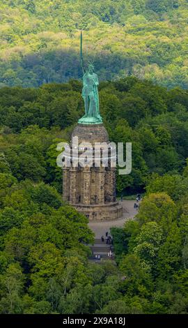 Luftbild, Hermannsdenkmal, kulturelle Statue des Cheruskerfürsten, nach Entwürfen von Ernst von Bandel, Teutoburger Wald, Hiddesen, Detmold, Ostwestfalen, Nordrhein-Westfalen, Deutschland ACHTUNGxMINDESTHONORARx60xEURO *** Luftaufnahme, Hermannsdenkmal, Kulturstatue des Cheruskischen Fürsten, entworfen von Ernst von Bandel, Teutoburger Wald, Hiddesen, Detmold, Ostwestfalen, Nordrhein-Westfalen, Deutschland ATTENTIONxMINDESTHONORARx60xEURO Stockfoto