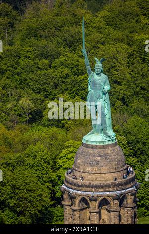 Luftbild, Hermannsdenkmal, kulturelle Statue des Cheruskerfürsten, nach Entwürfen von Ernst von Bandel, Teutoburger Wald, Hiddesen, Detmold, Ostwestfalen, Nordrhein-Westfalen, Deutschland ACHTUNGxMINDESTHONORARx60xEURO *** Luftaufnahme, Hermannsdenkmal, Kulturstatue des Cheruskischen Fürsten, entworfen von Ernst von Bandel, Teutoburger Wald, Hiddesen, Detmold, Ostwestfalen, Nordrhein-Westfalen, Deutschland ATTENTIONxMINDESTHONORARx60xEURO Stockfoto