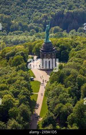 Luftbild, Hermannsdenkmal, kulturelle Statue des Cheruskerfürsten, nach Entwürfen von Ernst von Bandel, Teutoburger Wald, Hiddesen, Detmold, Ostwestfalen, Nordrhein-Westfalen, Deutschland ACHTUNGxMINDESTHONORARx60xEURO *** Luftaufnahme, Hermannsdenkmal, Kulturstatue des Cheruskischen Fürsten, entworfen von Ernst von Bandel, Teutoburger Wald, Hiddesen, Detmold, Ostwestfalen, Nordrhein-Westfalen, Deutschland ATTENTIONxMINDESTHONORARx60xEURO Stockfoto