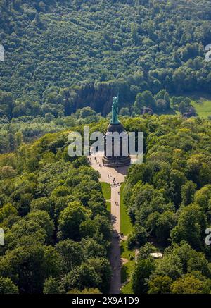 Luftbild, Hermannsdenkmal, kulturelle Statue des Cheruskerfürsten, nach Entwürfen von Ernst von Bandel, Teutoburger Wald, Hiddesen, Detmold, Ostwestfalen, Nordrhein-Westfalen, Deutschland ACHTUNGxMINDESTHONORARx60xEURO *** Luftaufnahme, Hermannsdenkmal, Kulturstatue des Cheruskischen Fürsten, entworfen von Ernst von Bandel, Teutoburger Wald, Hiddesen, Detmold, Ostwestfalen, Nordrhein-Westfalen, Deutschland ATTENTIONxMINDESTHONORARx60xEURO Stockfoto