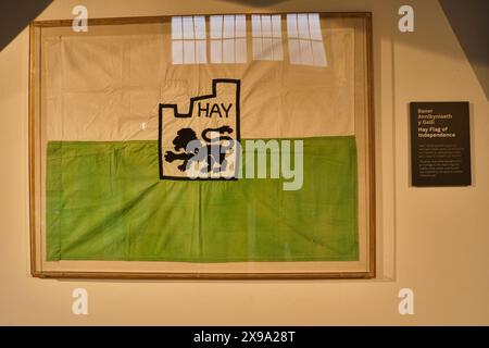 Die Hay Flag of Independence in Hay Castle, Hay-on-Wye, Powys, Wales Stockfoto