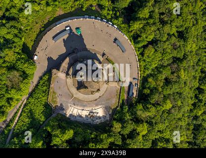 Luftbild, Kaiser-Wilhelm-Denkmal, kulturelles Denkmal, Senkrechtaufnahme, Wiehengebirge, Barkhausen, Porta Westfalica, Ostwestfalen, Nordrhein-Westfalen, Deutschland ACHTUNGxMINDESTHONORARx60xEURO *** Luftbild, Kaiser-Wilhelm-Denkmal, Kulturdenkmal, vertikales Foto, Wiehengebirge, Barkhausen, Porta Westfalica, Ostwestfalen, Nordrhein-Westfalen, Deutschland ATTENTIONxMINDESTHONORARx60xEURO Stockfoto