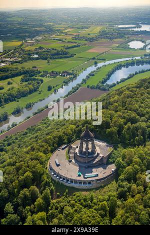 Luftbild, Kaiser-Wilhelm-Denkmal, kulturelles Denkmal, Wiehengebirge und Fluss Weser, Barkhausen, Porta Westfalica, Ostwestfalen, Nordrhein-Westfalen, Deutschland ACHTUNGxMINDESTHONORARx60xEURO *** Luftaufnahme, Kaiser-Wilhelm-Denkmal, Kulturdenkmal, Wiehengebirge und Weser, Barkhausen, Porta Westfalica, Ostwestfalen, Nordrhein-Westfalen, Deutschland ATTENTIONxMINDESTHONORARx60xEURO Stockfoto