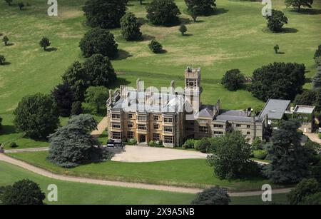 Blick aus der Vogelperspektive auf das Shuttleworth House in Old Warden, Nr. Biggleswade in England. Heimstadion des Shuttleworth Trust und des Flugplatzes Old Warden. Stockfoto