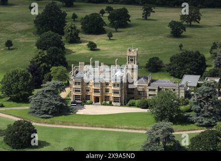 Blick aus der Vogelperspektive auf das Shuttleworth House in Old Warden, Nr. Biggleswade in England. Heimstadion des Shuttleworth Trust und des Flugplatzes Old Warden. Stockfoto