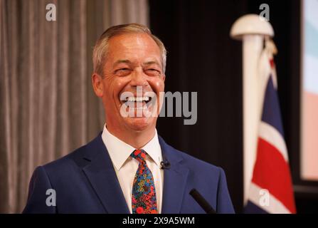 London, Großbritannien. 30. Mai 2024. NIGEL FARAGE Honorary President of Reform UK NIGEL FARAGE und Reform UK Leader RICHARD TICE auf einer Pressekonferenz in der Glaziers Hall verkündeten die Reform PartyÕs neue Einwanderungspolitik Credit: Mark Thomas/Alamy Live News Stockfoto
