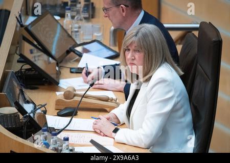 Edinburgh, Großbritannien. 30. Mai 2024. IM BILD: Szenen im schottischen Parlament in Holyrood bei der wöchentlichen Sitzung der ersten Ministerfragen an dem Tag, nach dem das Parlament Sanktionen gegen Michael Matheson MSP wegen einer fast 11.000 £ iPads-Telefonrechnung stimmte. Credit: Colin D Fisher Credit: Colin Fisher/Alamy Live News Stockfoto