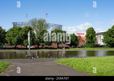 BAE Systems Neubau der Schiffbauhalle aus Elder Park, Govan, Glasgow, Schottland, Großbritannien Stockfoto