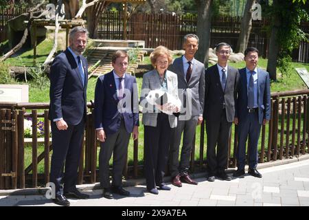 Madrid, Spanien. 30. Mai 2024. Spanische Königin Sofia bei einem Besuch des Zoos in Madrid am Donnerstag, 30. Mai 2024. Quelle: CORDON PRESS/Alamy Live News Stockfoto