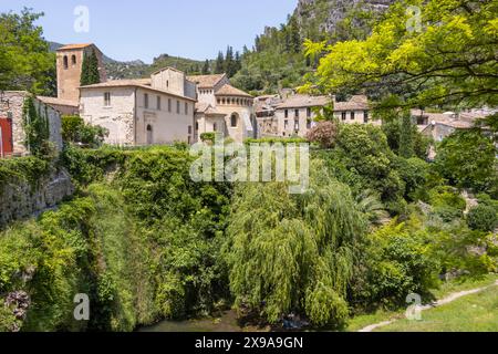 Blick auf die Abtei in Saint Guilhem le Desert, Hérault, Frankreich Stockfoto