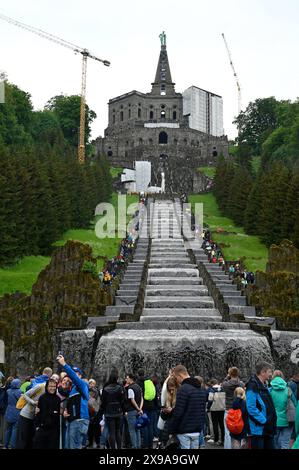 Wasserspiele an den Kaskaden unterhalb des Herkules-Denkmals im UNESCO-Welterbe Bergpark Wilhelmshöhe in Kassel Foto vom 19.05.2024. NUR REDAKTIONELLE VERWENDUNG *** Wasserspiele an den Kaskaden unterhalb des Herkules-Denkmals im UNESCO-Weltkulturerbe Bergpark Wilhelmshöhe in Kassel Foto am 19 05 2024 REDAKTIONELLE NUTZUNG Copyright: epd-bild/HeikexLyding  DSC3706 Stockfoto