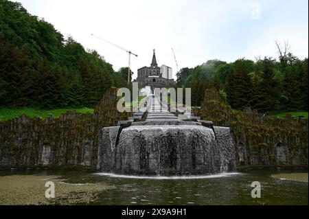 Wasserspiele an den Kaskaden unterhalb des Herkules-Denkmals im UNESCO-Welterbe Bergpark Wilhelmshöhe in Kassel Foto vom 19.05.2024. NUR REDAKTIONELLE VERWENDUNG *** Wasserspiele an den Kaskaden unterhalb des Herkules-Denkmals im UNESCO-Weltkulturerbe Bergpark Wilhelmshöhe in Kassel Foto am 19 05 2024 REDAKTIONELLE NUTZUNG Copyright: epd-bild/HeikexLyding  DSC3695 Stockfoto