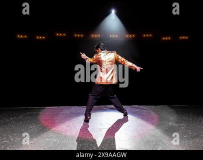 Emilio Santoro und die Kreolen im Rhyl Pavillon am 23. Mai 2024 Stockfoto